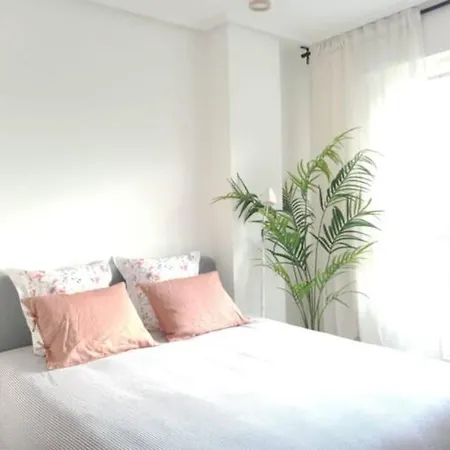 Con Suite, Zona De Trabajo Y Yoga Wifi Y Garaje * Castro Urdiales