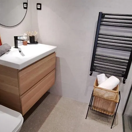 Con Suite, Zona De Trabajo Y Yoga Wifi Y Garaje * Castro Urdiales