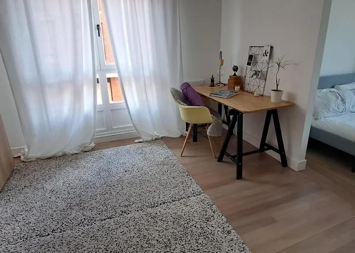 Con Suite, Zona De Trabajo Y Yoga Wifi Y Garaje Apartamento